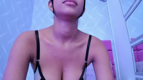 AMAIA online show from January 2025 01:52:01 AM