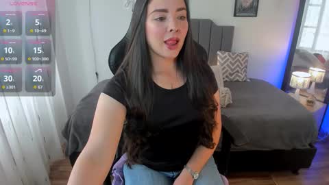 Snapshot of amaia_monet chatting on September 2025 07:41:01 PM Hi Im AmaiaHelp me reach 100 likes online show from September 2025 07:41:01 PM