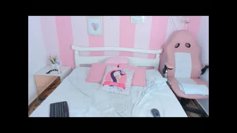 Snapshot of amaia_monroe chatting on December 2025 05:10:02 PM amaia_monroe online show from December 2025 05:10:02 PM