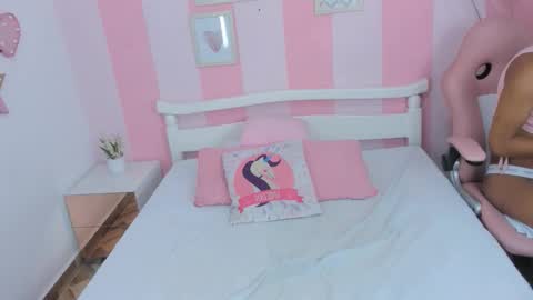 Snapshot of amaia_monroe chatting on December 2025 04:36:01 PM amaia_monroe online show from December 2025 04:36:01 PM