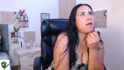 Snapshot of amalia_brunette chatting on January 2025 11:27:02 PM AMALIA online show from January 2025 11:27:02 PM