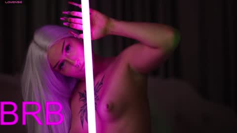 Amanda Farrell online show from December 2024 12:31:01 PM