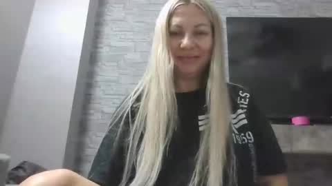 amandaxxz online show from September 2025 07:30:01 AM