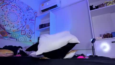 Susan online show from October 2025 09:30:01 PM