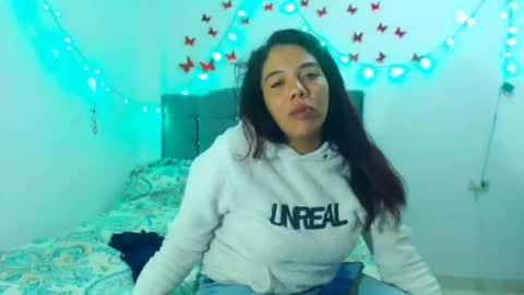 Snapshot of amararoberts08 chatting on January 2025 02:53:02 AM Amara Julia online show from January 2025 02:53:02 AM