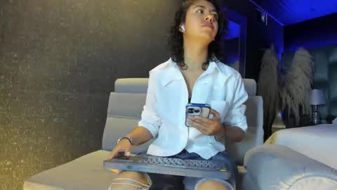 Snapshot of amarettho chatting on October 2025 11:19:01 AM Emily online show from October 2025 11:19:01 AM