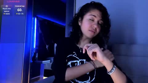 Snapshot of amarettho chatting on October 2025 01:31:02 PM Emily online show from October 2025 01:31:02 PM