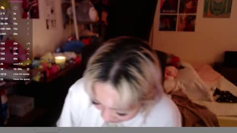 Snapshot of amateuroras chatting on January 2025 07:00:02 AM leash online show from January 2025 07:00:02 AM