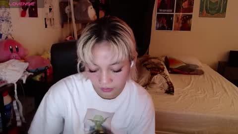 Snapshot of amateuroras chatting on January 2025 05:01:02 AM leash online show from January 2025 05:01:02 AM