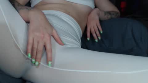 Snapshot of amayamalina chatting on December 2024 01:49:01 PM Malina online show from December 2024 01:49:01 PM