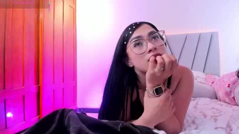 Sara  online show from October 2025 02:41:02 AM