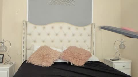 Ambar Colling online show from February 2025 01:30:01 PM