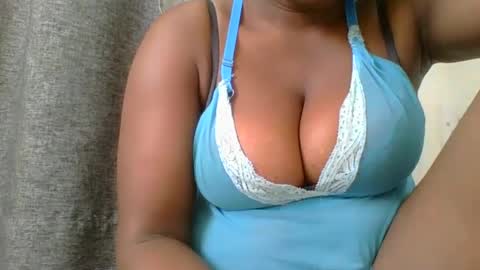 Mia online show from December 2024 09:52:02 AM