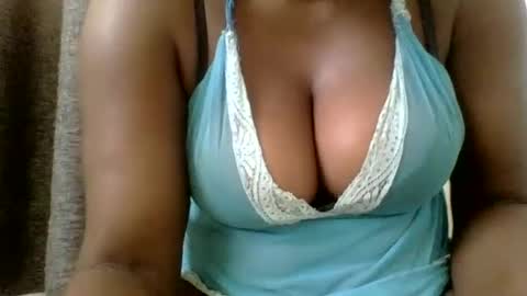 Mia online show from February 2025 01:35:02 PM