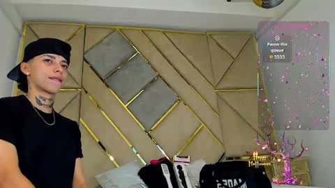 Amber  online show from October 2025 05:08:02 PM