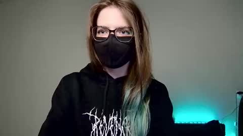 Amber non-nude model online show from October 2025 09:55:01 PM