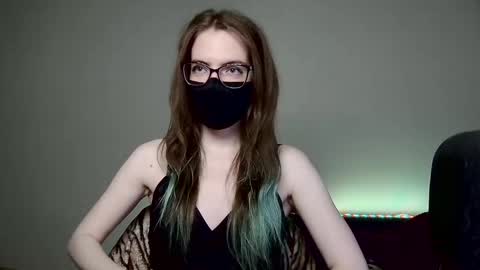 Amber non-nude model online show from November 2025 01:30:02 AM