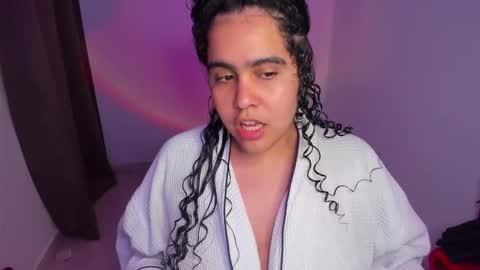 Snapshot of amber_smith20 chatting on November 2025 02:55:01 AM find me here --- online show from November 2025 02:55:01 AM