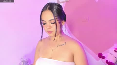 amber_white25 online show from December 2024 05:40:01 AM