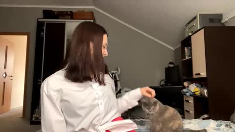 Elizabeth online show from November 2025 07:41:01 AM