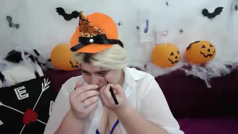 Amber online show from October 2025 04:03:02 AM