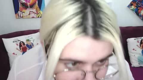 Amber online show from November 2025 04:33:02 AM