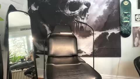 Amberneddie online show from November 2025 06:08:01 PM