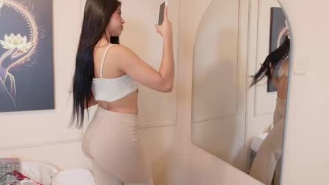 Snapshot of ambersfoxx chatting on November 2025 01:45:02 PM ambers online show from November 2025 01:45:02 PM