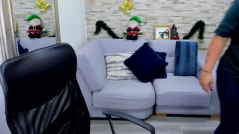 Amber online show from January 2025 04:12:01 AM