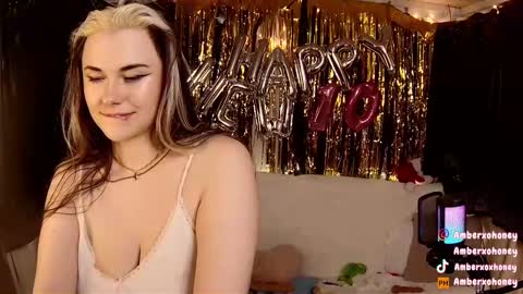 Amber Honey  online show from December 2024 01:45:01 AM