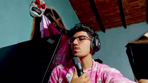 Snapshot of ameli_and_lucas chatting on November 2025 03:22:02 PM Amelia Lucas online show from November 2025 03:22:02 PM