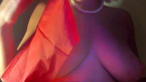 Beatrice online show from November 2025 08:00:01 PM