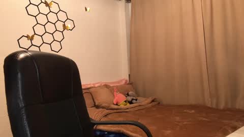 Amelia online show from October 2025 12:06:02 PM