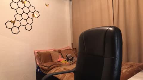 Amelia online show from October 2025 06:03:02 PM