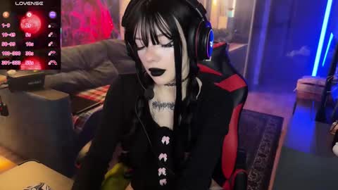 Amelia Aley  online show from November 2025 09:31:01 AM