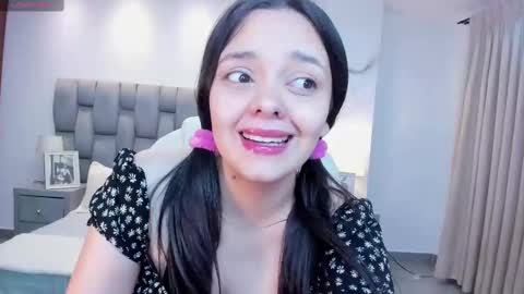 amelia online show from February 2025 11:27:02 AM
