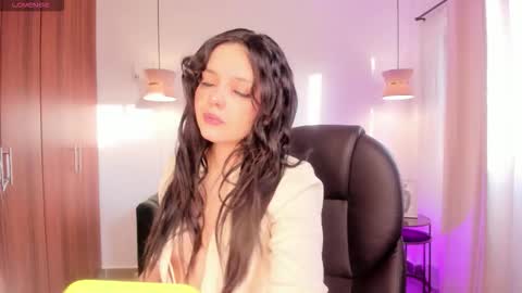amelia online show from September 2025 11:32:01 AM