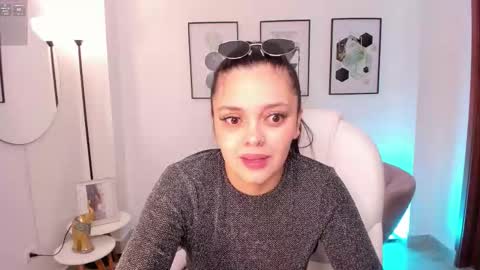 amelia online show from September 2025 11:45:02 AM