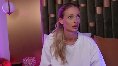 Amelia online show from October 2025 11:27:02 AM