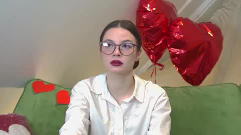 Amelia online show from March 2025 06:32:01 PM