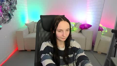 Amelia online show from February 2025 11:43:02 AM