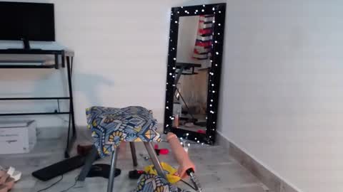 Snapshot of amelie_hills chatting on January 2025 12:22:01 PM AMELIE online show from January 2025 12:22:01 PM