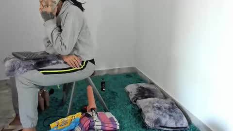 Snapshot of amelie_hills chatting on October 2025 09:58:02 PM AMELIE online show from October 2025 09:58:02 PM