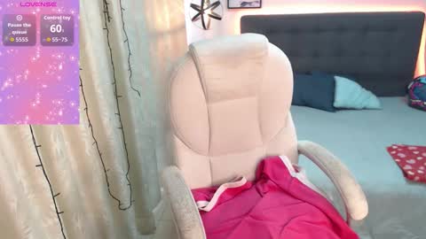 Snapshot of amelierose1 chatting on November 2025 04:42:01 PM Amelie online show from November 2025 04:42:01 PM