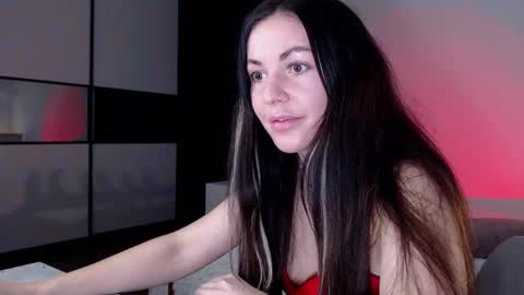 amelinamersi online show from December 2025 07:10:01 PM