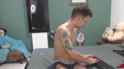 Snapshot of americanbig_dick chatting on October 2025 10:19:01 PM Lucian online show from October 2025 10:19:01 PM