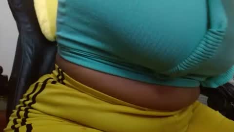 Snapshot of ames9001 chatting on November 2025 12:15:01 PM Mari online show from November 2025 12:15:01 PM