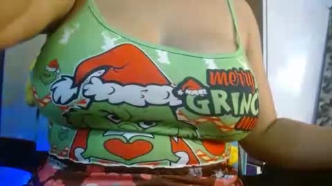 Snapshot of ames9001 chatting on December 2025 01:04:02 PM Mari online show from December 2025 01:04:02 PM