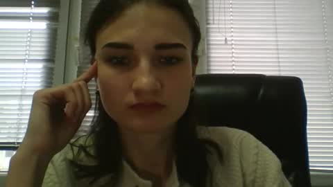 Julia  online show from February 2025 12:54:01 PM