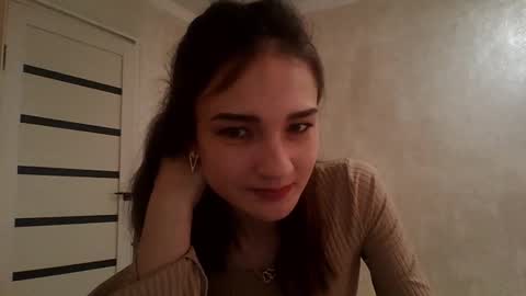 Julia  online show from March 2025 09:11:01 AM